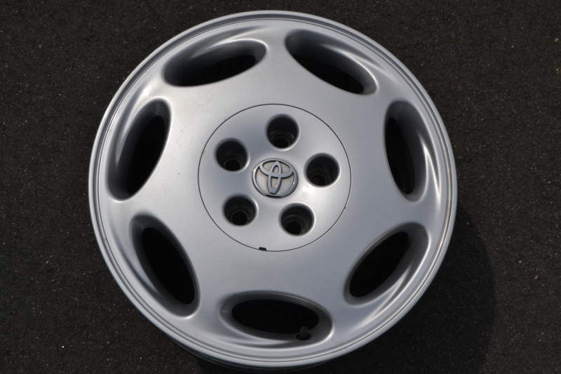 30前期セルシオ 純正ホイール スタッドレスタイヤ付き