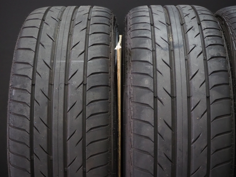 ヨコハマ ADVAN Racing RS2 215/35R19